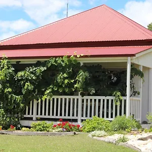  Guest house Glenlyon Dam &